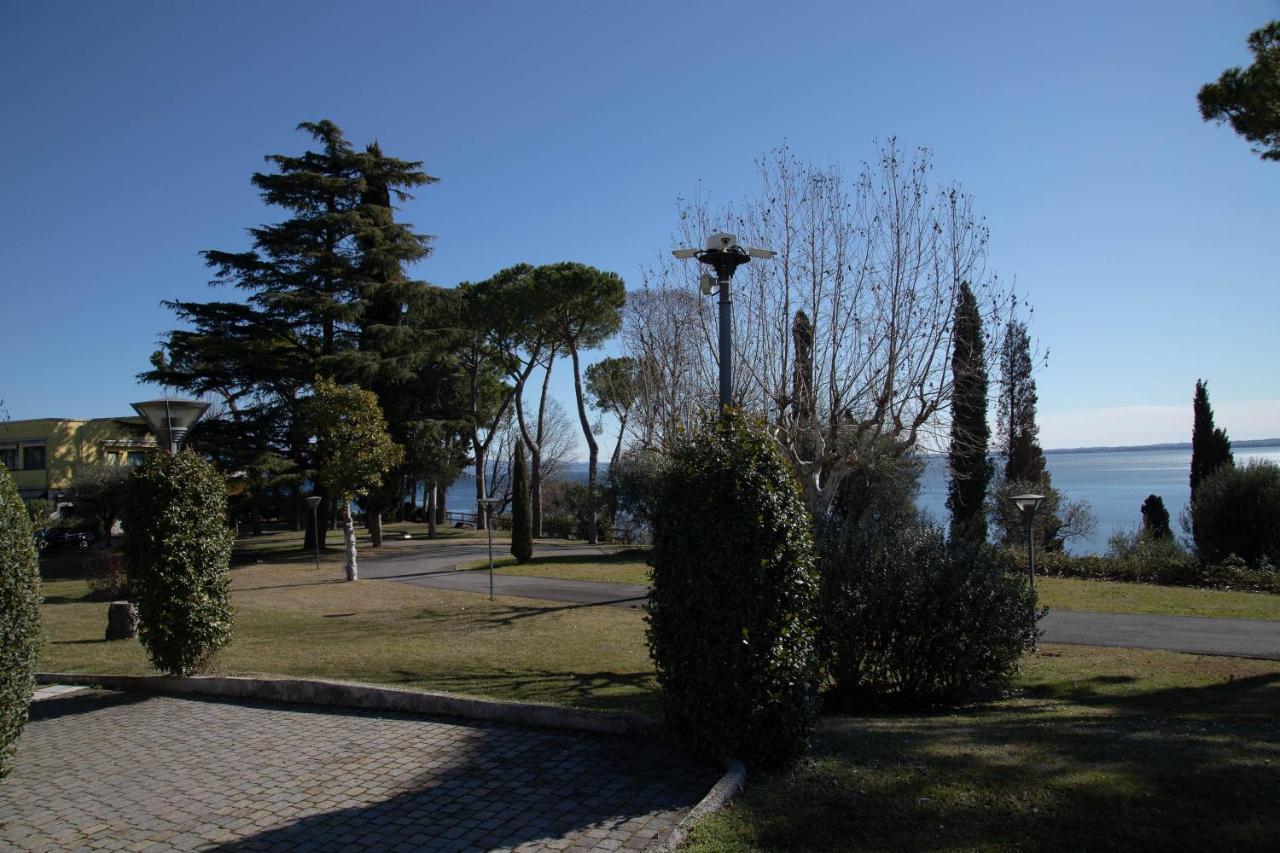 Lato Soleggiato @Gardazzurro Daire Padenghe sul Garda Dış mekan fotoğraf